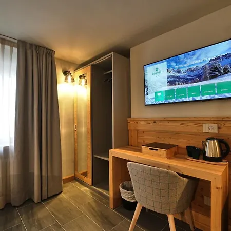 Perruquet 3 Stelle Superior Отель 3*