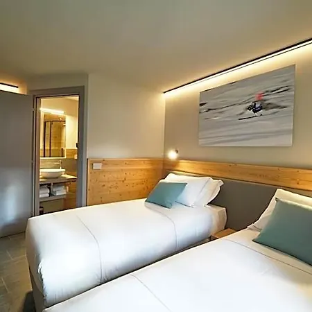Perruquet 3 Stelle Superior فندق بيريوِل تْشيرفينيا