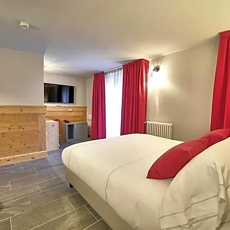 Perruquet 3 Stelle Superior 3* بيريوِل تْشيرفينيا