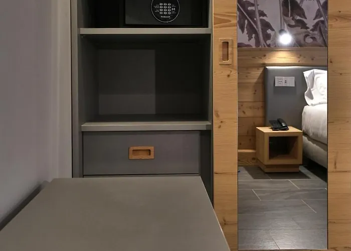 Perruquet 3 Stelle Superior Отель Брей-Червиния