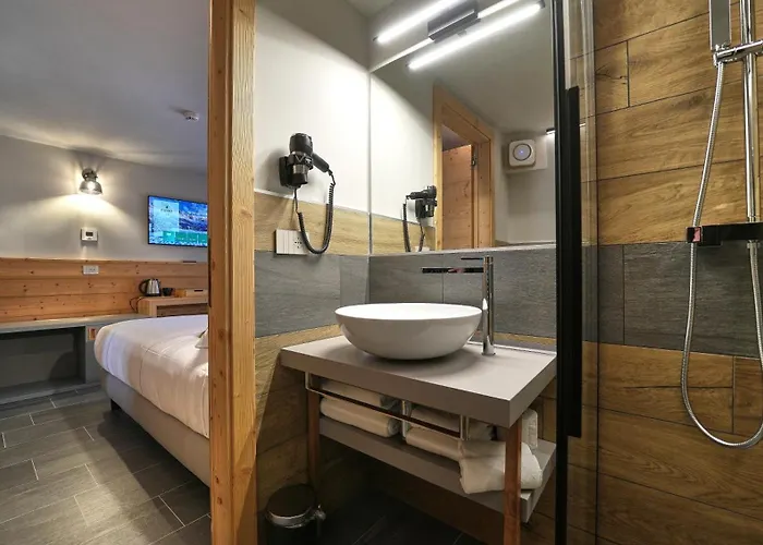 Perruquet 3 Stelle Superior Брей-Червиния